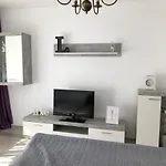 Le Garcon De Cristina-simple,quiet,spacious * Bucureşti