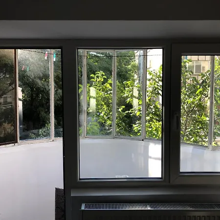 Le Garcon De Cristina-simple,quiet,spacious * Bucureşti