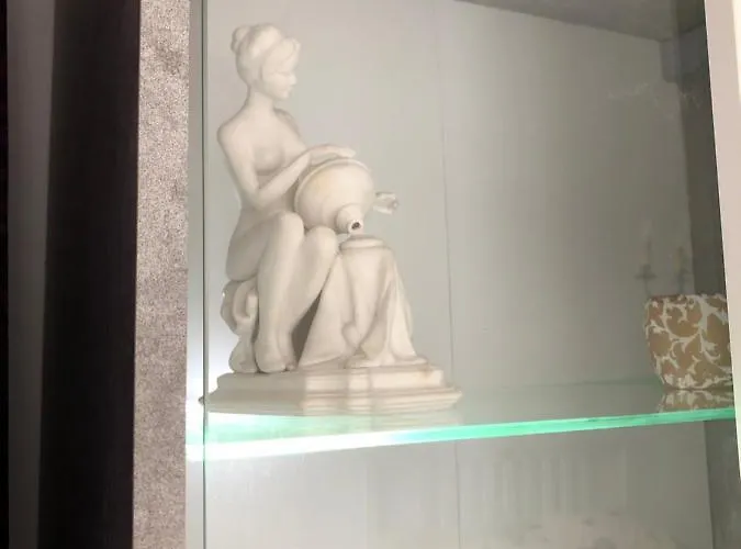 Le Garcon De Cristina-simple,quiet,spacious * Бухарест