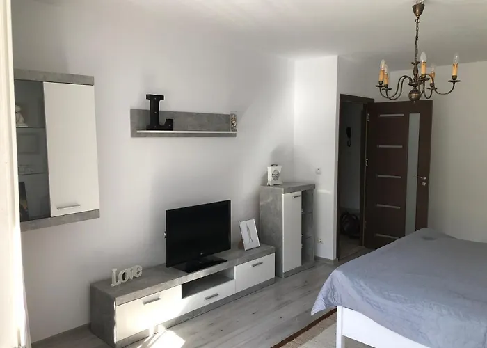Le Garcon De Cristina-simple,quiet,spacious Apartament *